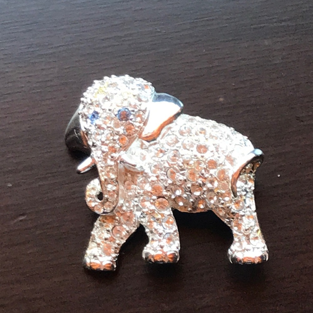 Swarovski crystals elephant Pin